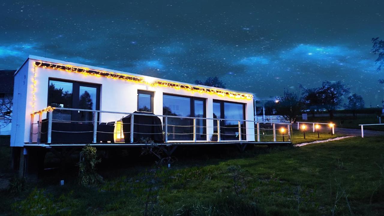 Ranch 66 - Moderni Tiny House Black Swallow Ve Stylu Route 66 Se Saunou A Bazenem Tršice Kültér fotó